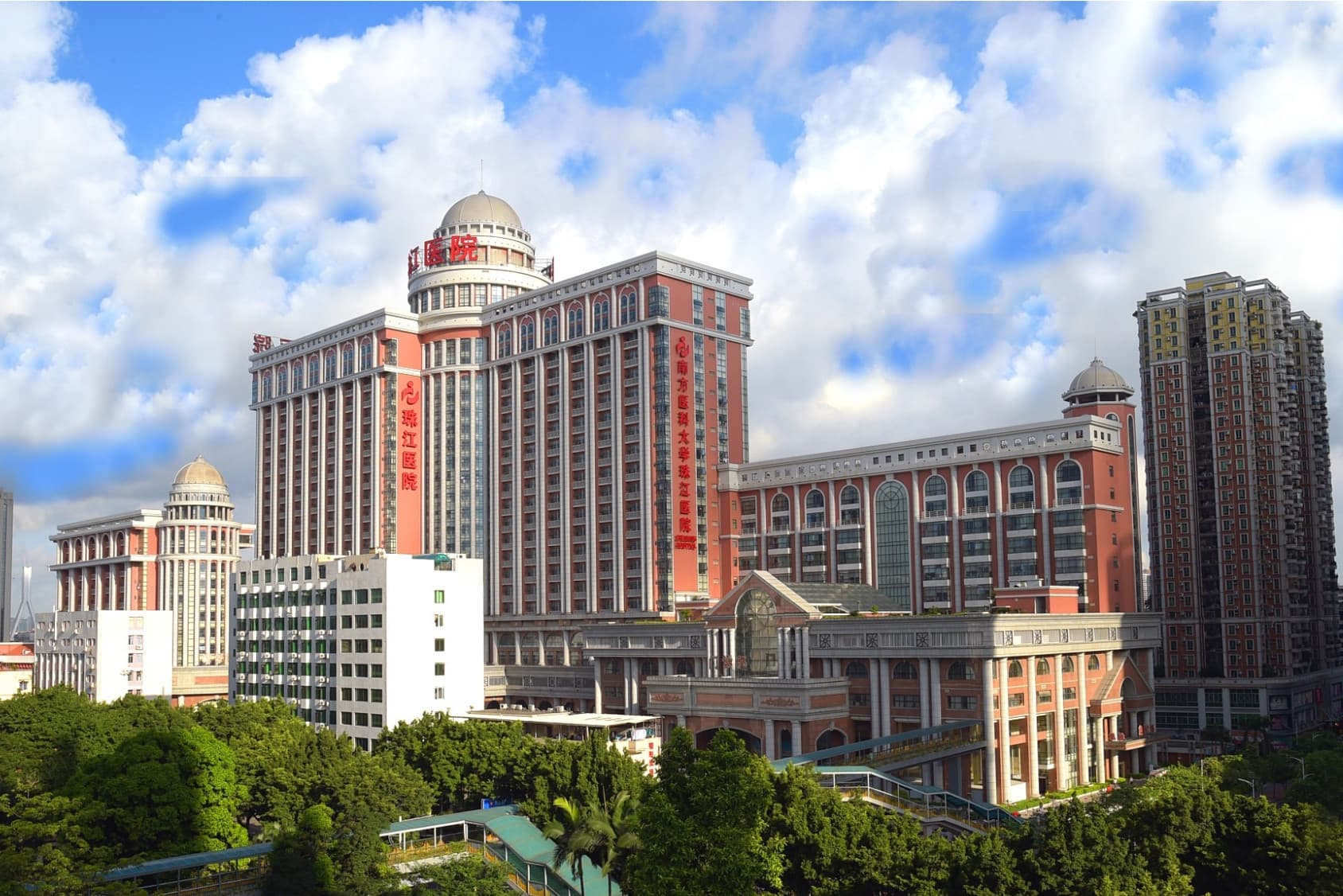 Zhujiang Hospital, Southern Medical University entrance